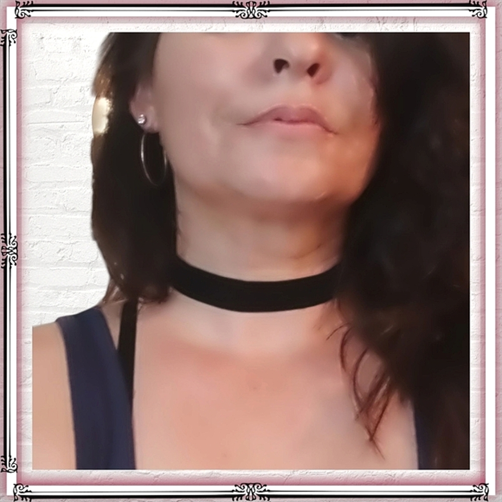 Retro 90s Black Velvet Choker Necklace